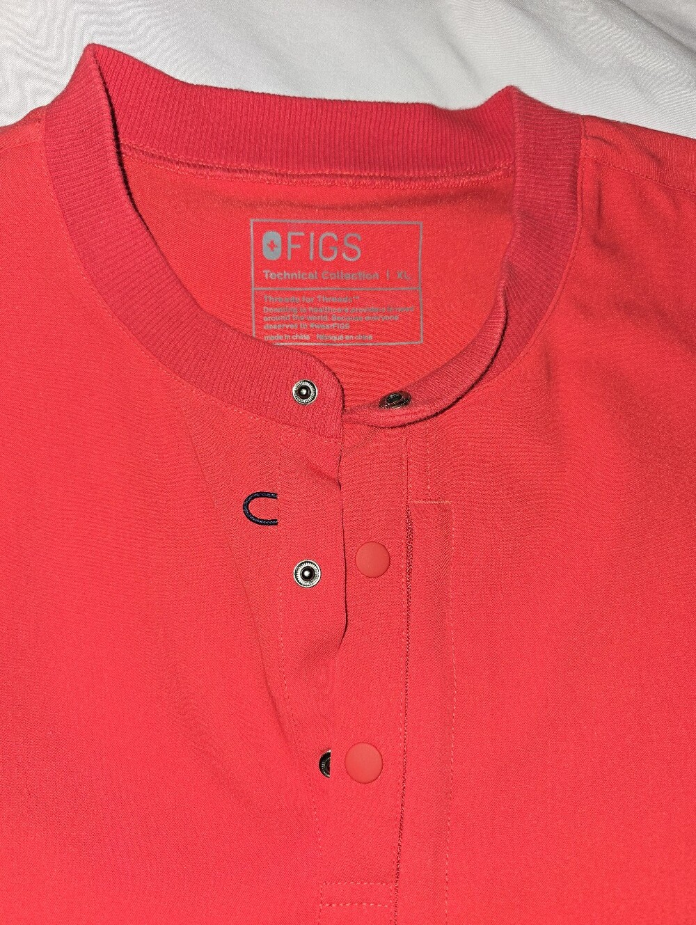 FIGS Men’s Stratton Henley Scrub Top XL Red - Picture 2 of 2